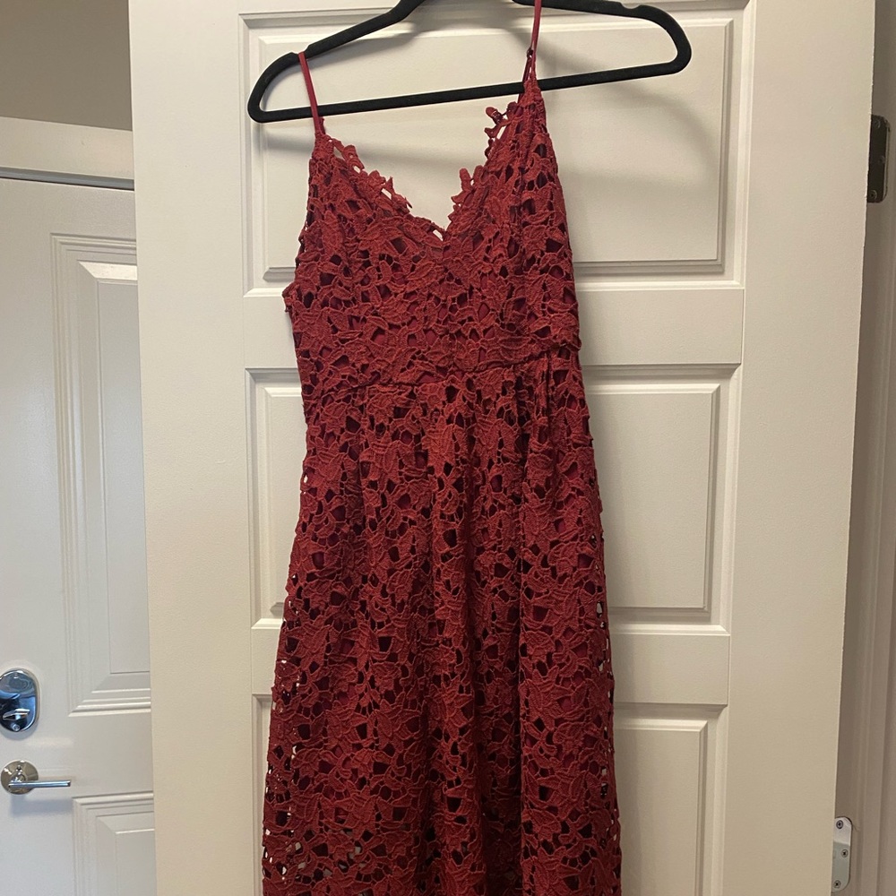 ASTR floral detail maroon dress